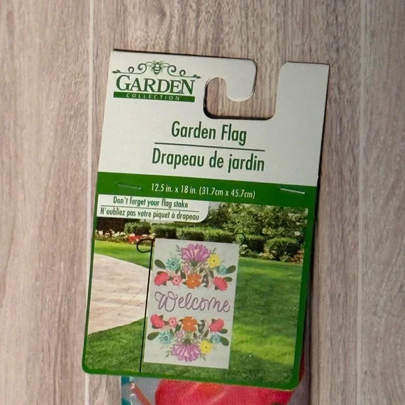 Garden Welcome Spring Decorative Outdoor Garden Flag (12x8) - Picture 2 of 2